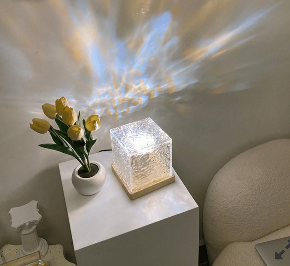 Dynamic Crystal Lamp